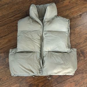 Women’s Cropped Puffer Vest